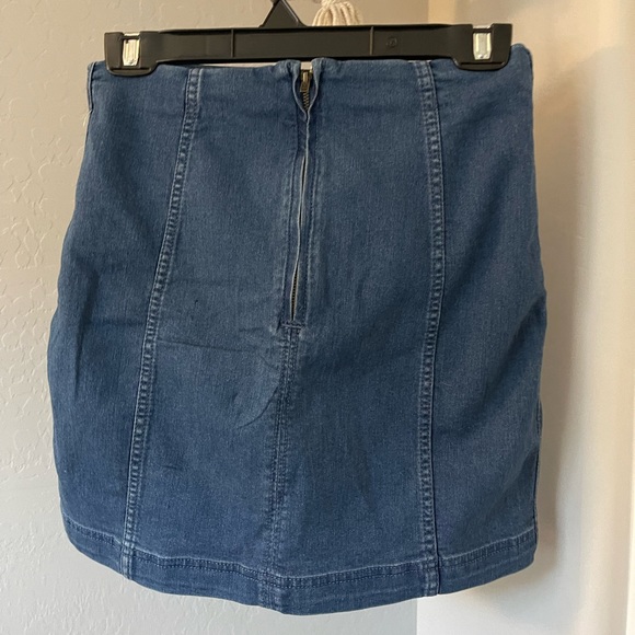 FREE PEOPLE SKIRT - Picture 3 of 3